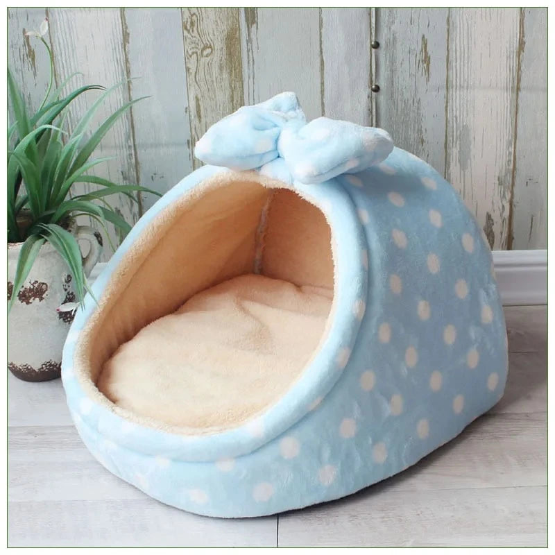 maison pour chats bleue Ă pois confort