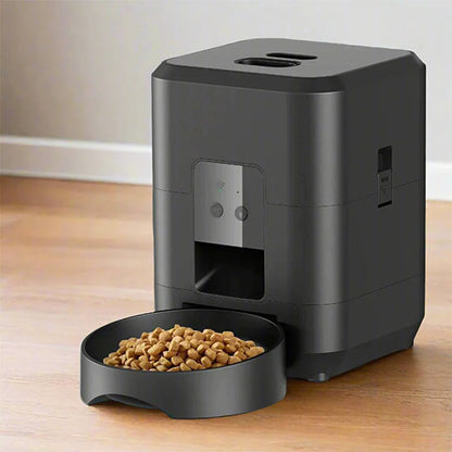 Distributeur automatique de croquettes chat utilisation simple au quotidien
