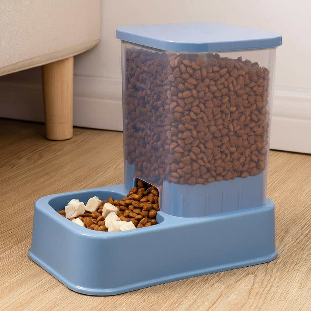Distributeur automatique de croquettes chat plastique bleu pâle