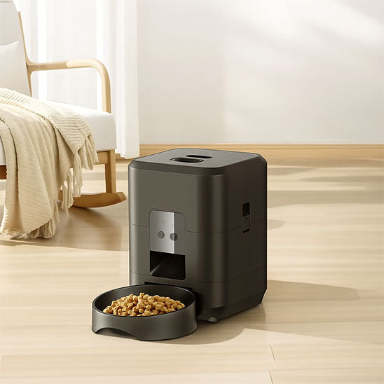 Distributeur automatique de croquettes chat finition élégante et durable