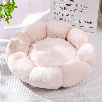 coussin chat design fleur beige moelleux et confortable