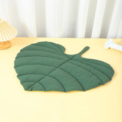 Coussin chat forme de feuille verte confortable