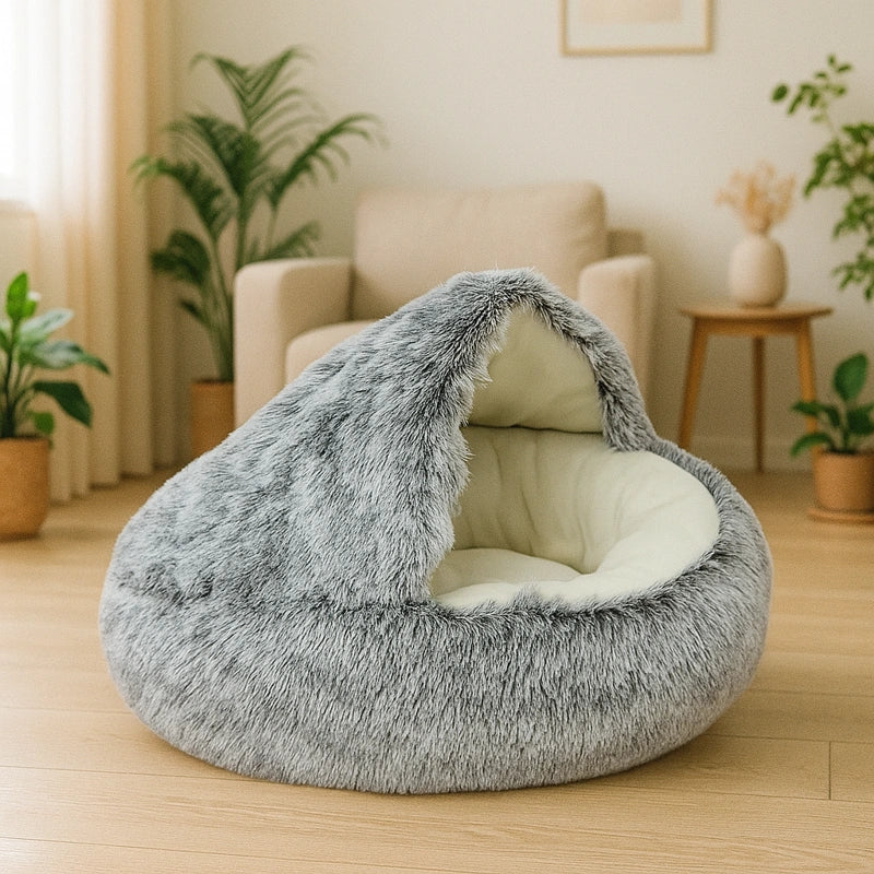 coussin pour chat gris peluche courte dans un saalon