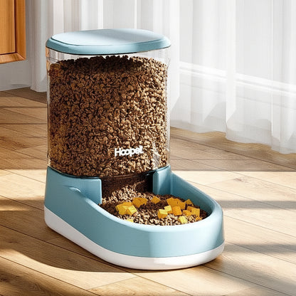 distributeur croquettes chat automatique de couleur bleu