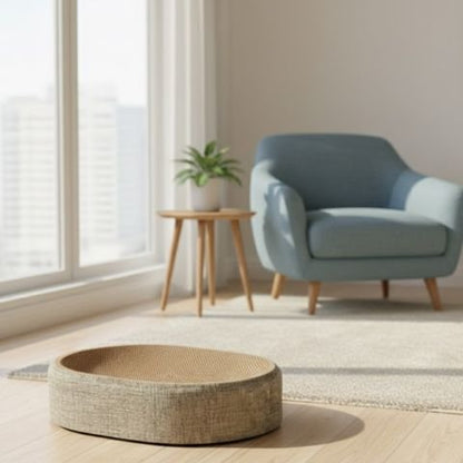 Griffoir chat rond beige dans salon minimaliste moderne