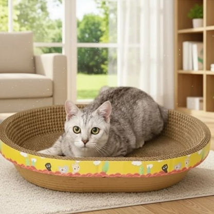 Griffoir en carton pour chat gris allongé
