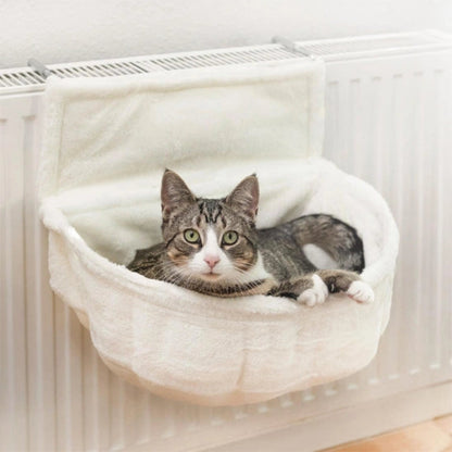 hamac radiateur pour chat blanc avec chat gris