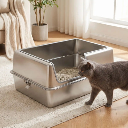 Litière inox avec chat entrant et litière visible intérieur propre