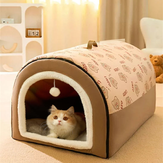 maison pour chat intérieur marron avec coussin moelleux et balle suspendue