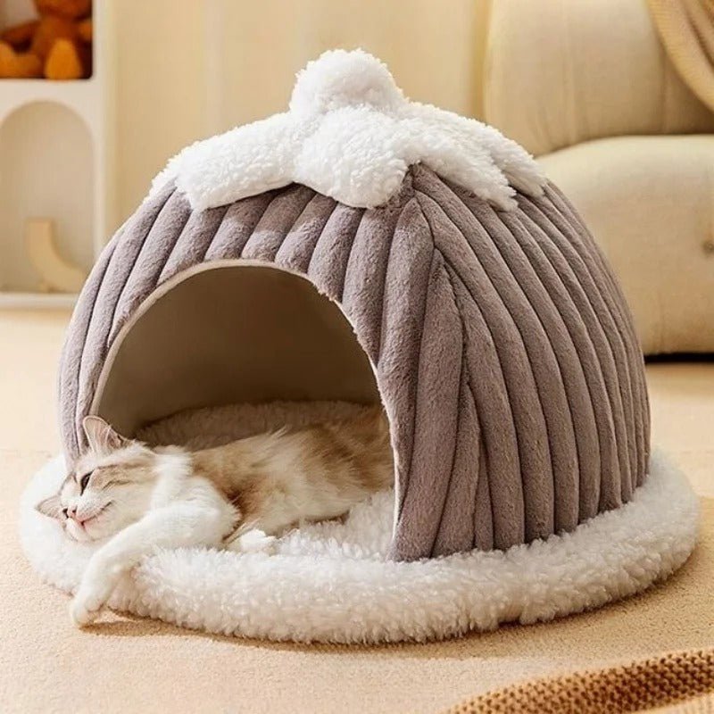 Niche pour chat grise avec chat blanc couché