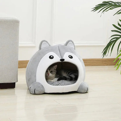 niche pour chat intérieur renard avec chat couché confortablement à l’intérieur