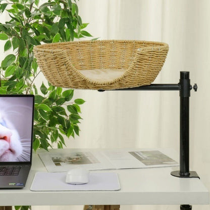 Panier chat suspendu en rotin robuste confortable design naturel